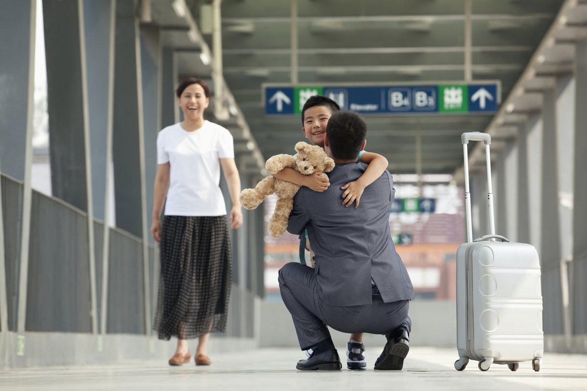 my father travel to work by bus every day