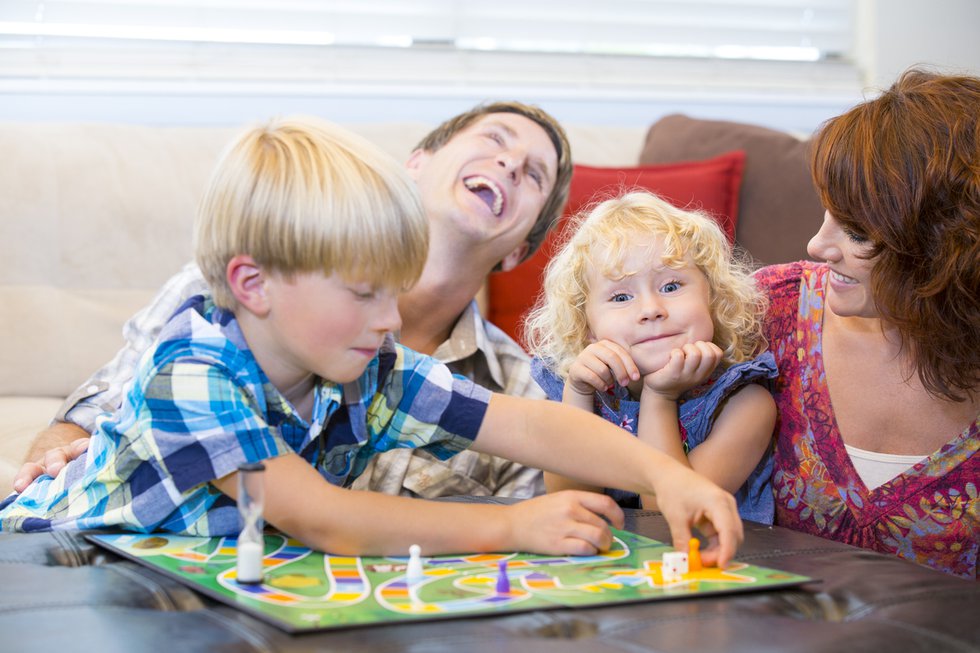 great-benefits-from-a-family-game-night-kc-parent-magazine