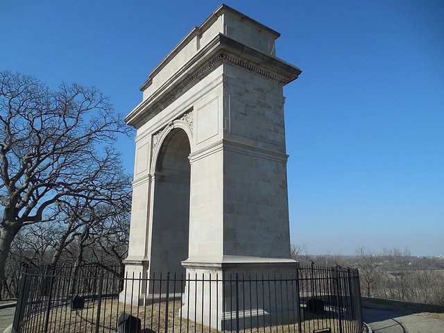 Rosedale Memorial Arch 3.jpg