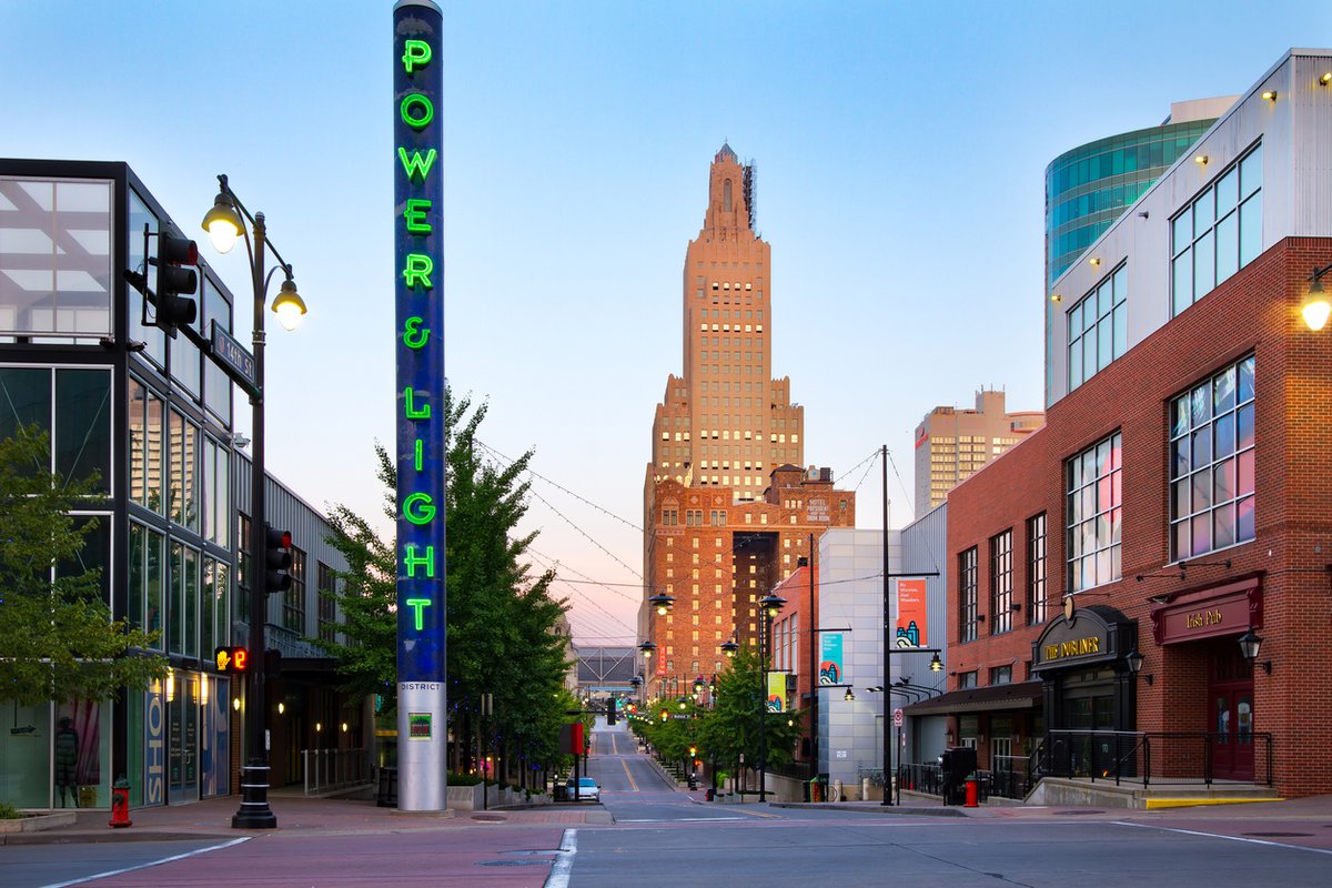 A Guide to Downtown KC and the Power & Light District