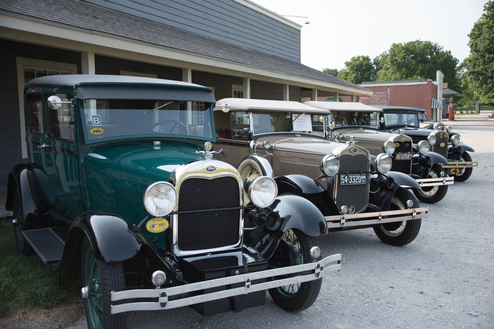 shawneetown1929 cars.jpg