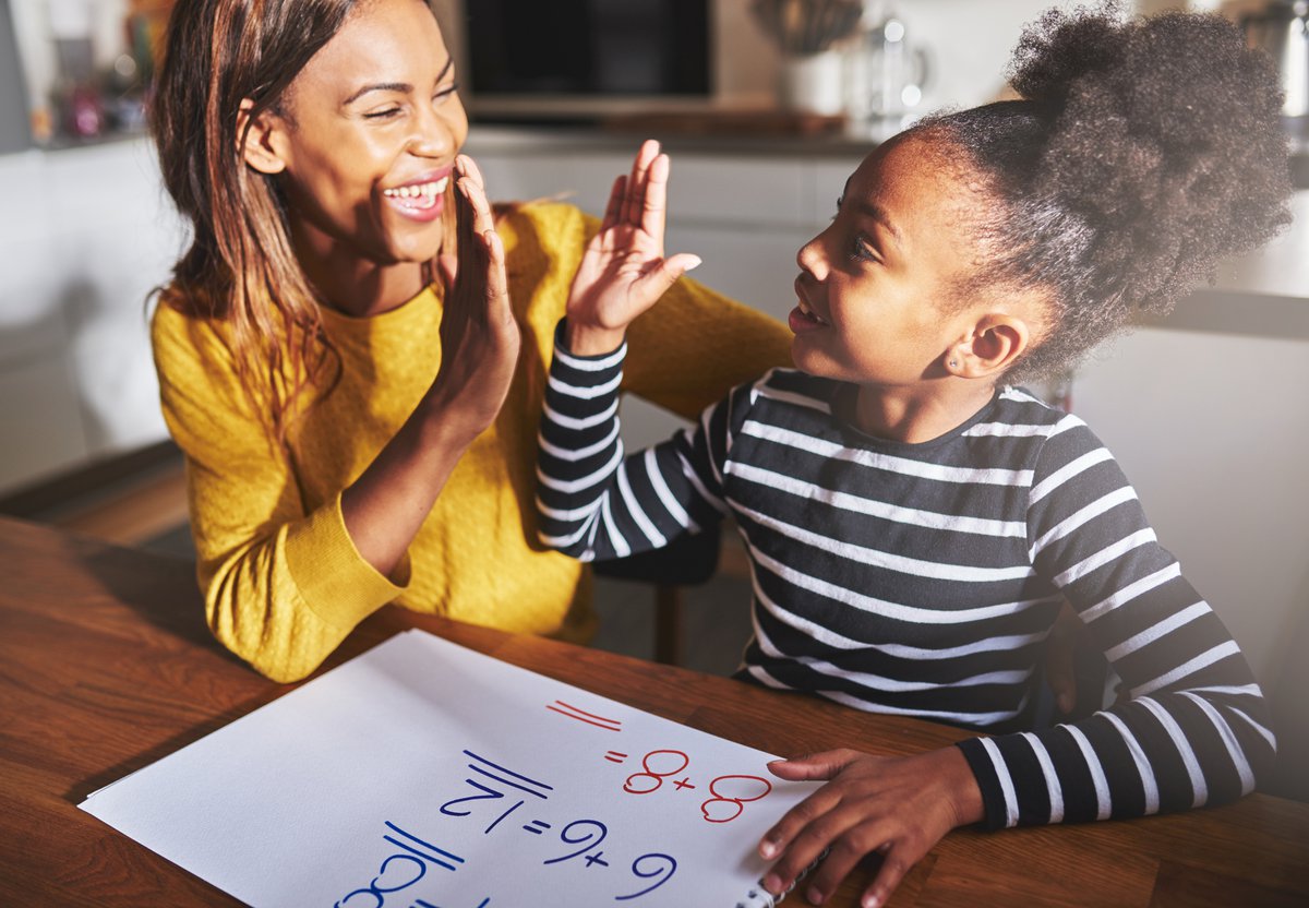 Spend more time with her. Активное слушание ребенка. Картинка активное слушание ребёнка. Black parents. Безоценочное слушание ребенка.