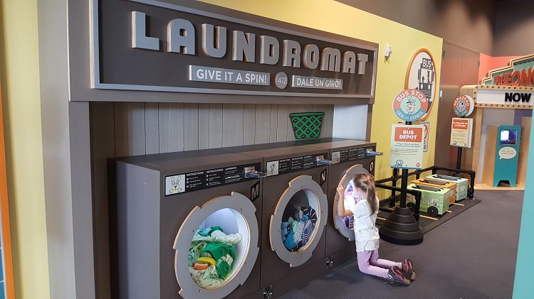 Inside small laundromat, acts of kindness unfold - Pigeon605